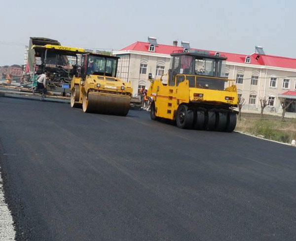 沥青道路施工